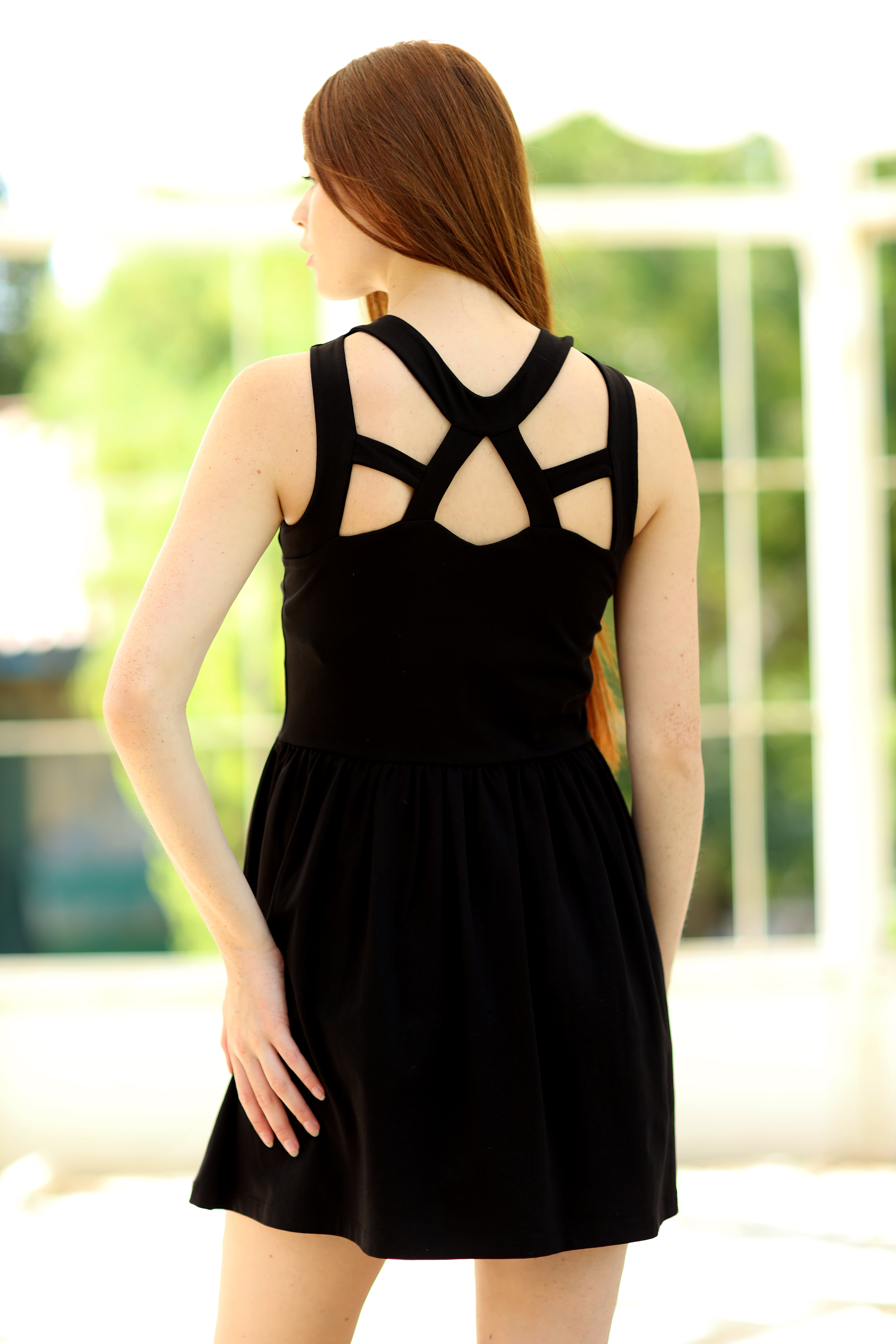 Kadın Kolsuz Sabrina Yaka Mini Elbise