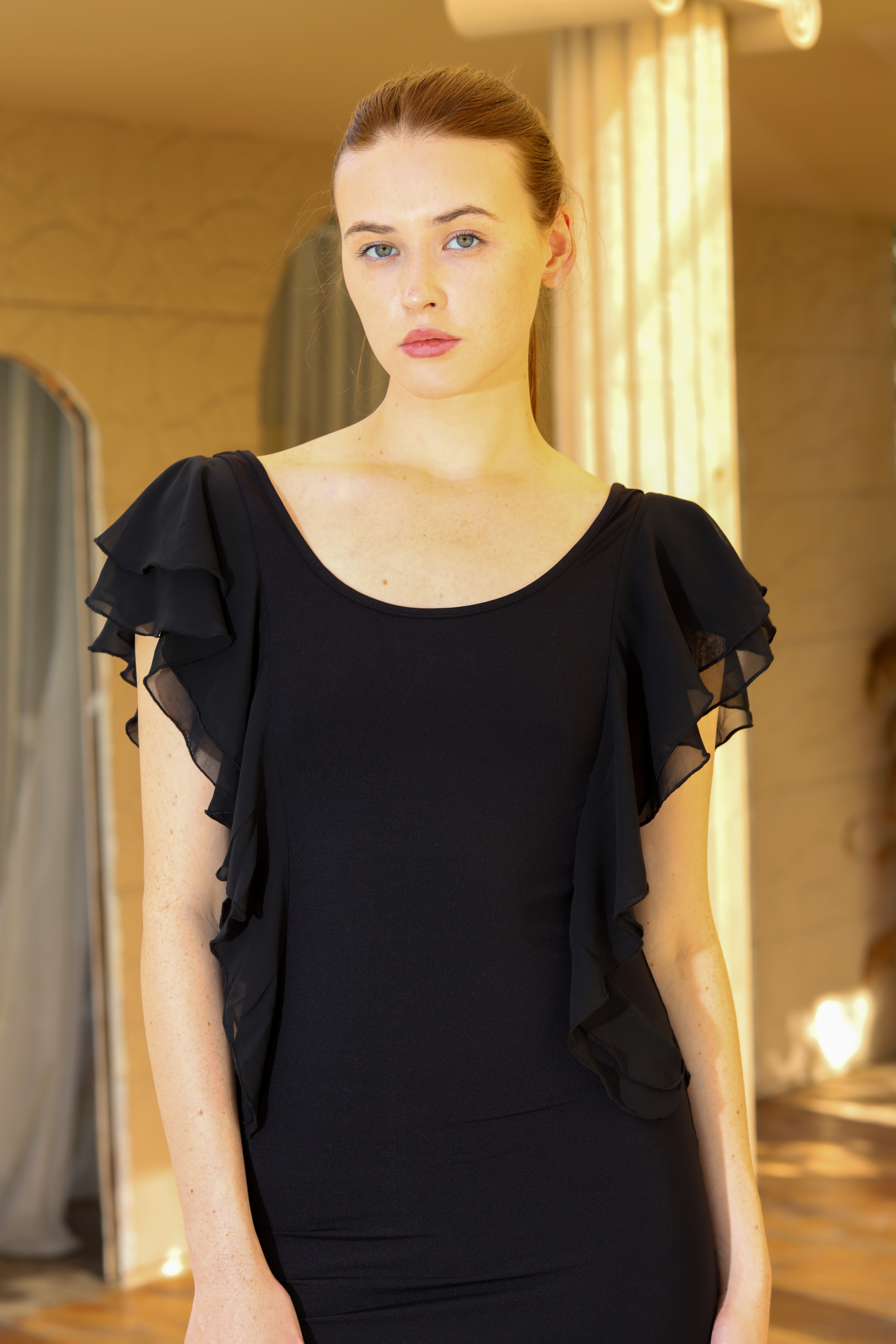 Kadın Kolsuz Scoop Yaka Mini Elbise