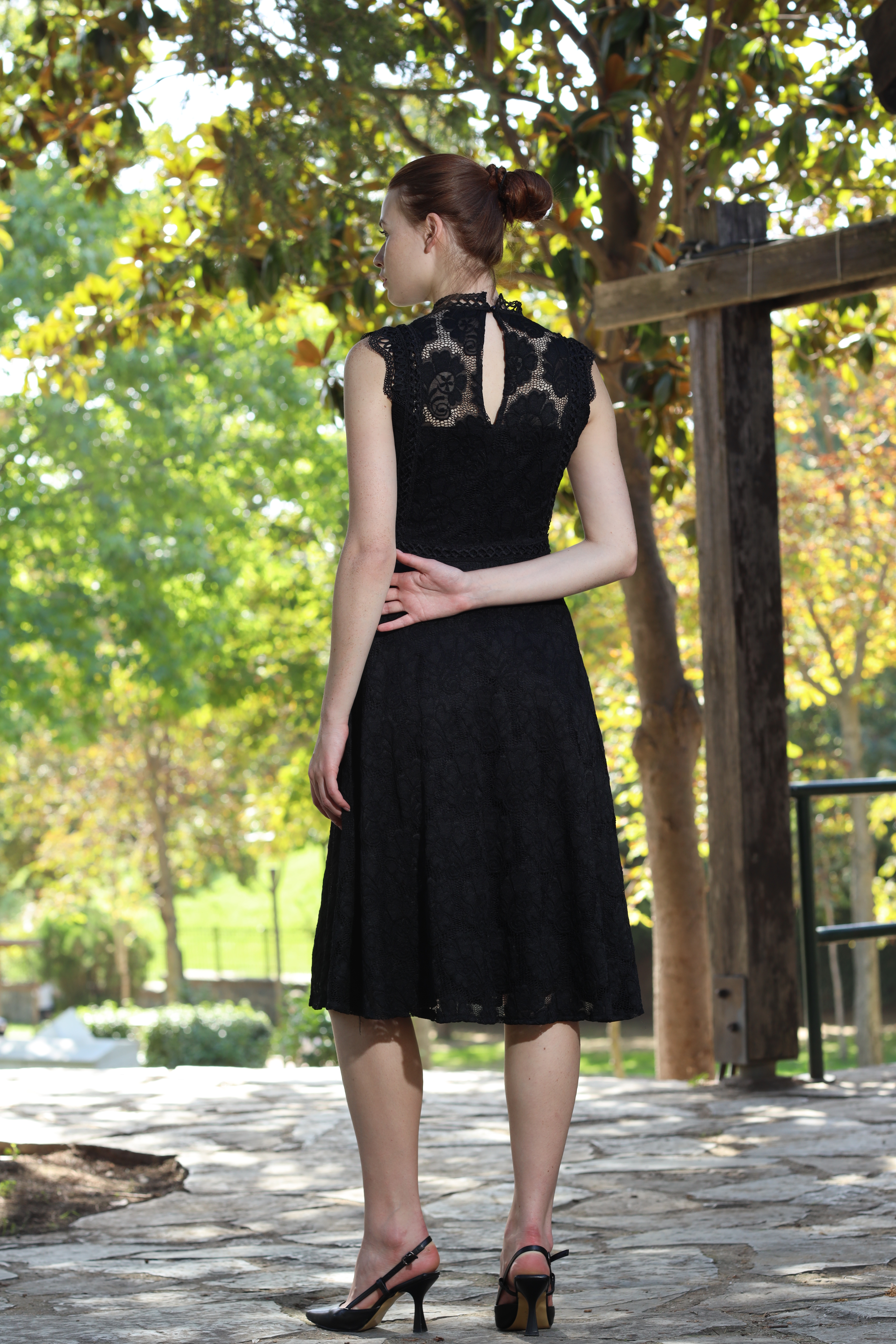 Kadın Kolsuz Yüksek Yaka Midi Elbise