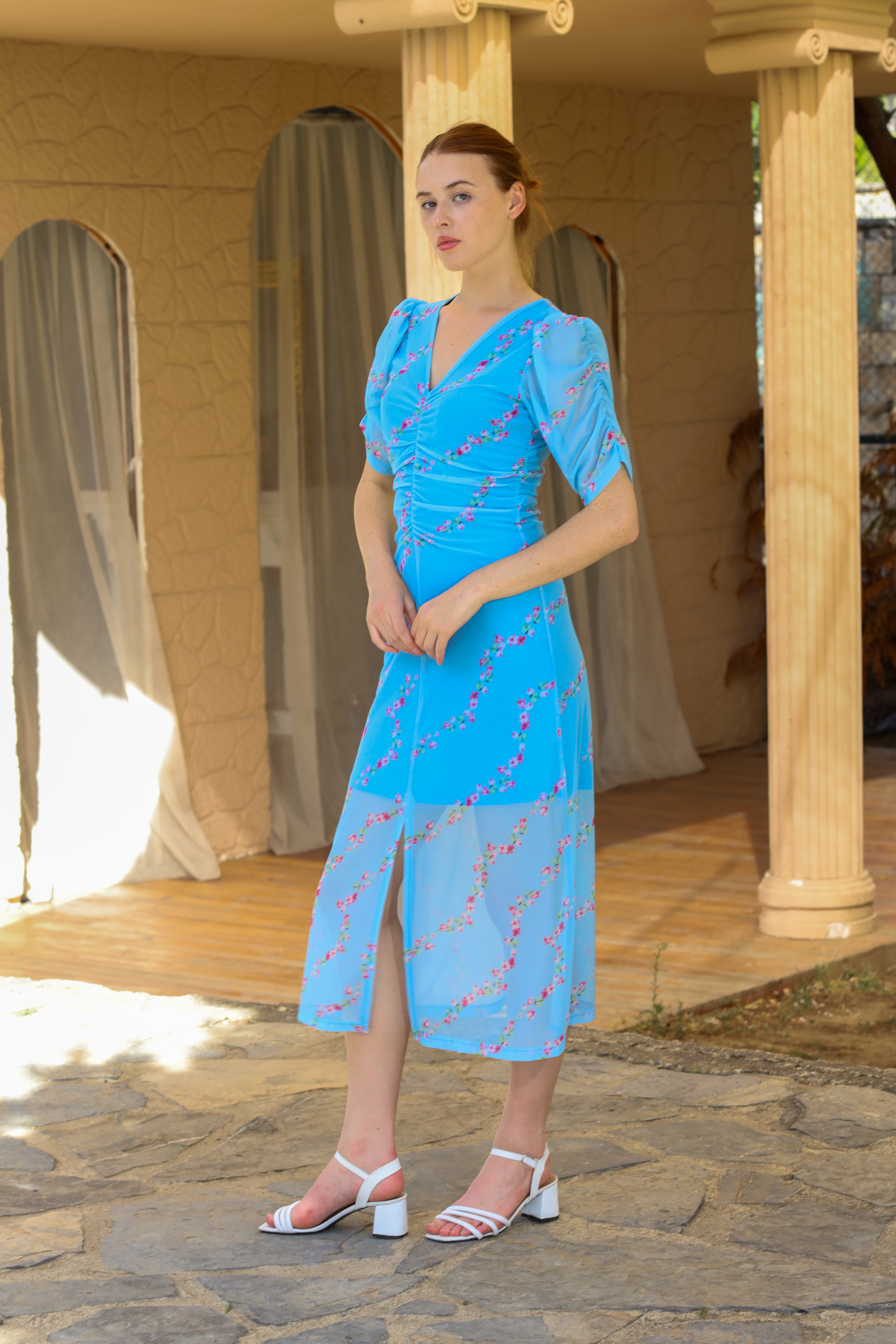 Kadın V-Yaka Midi Elbise