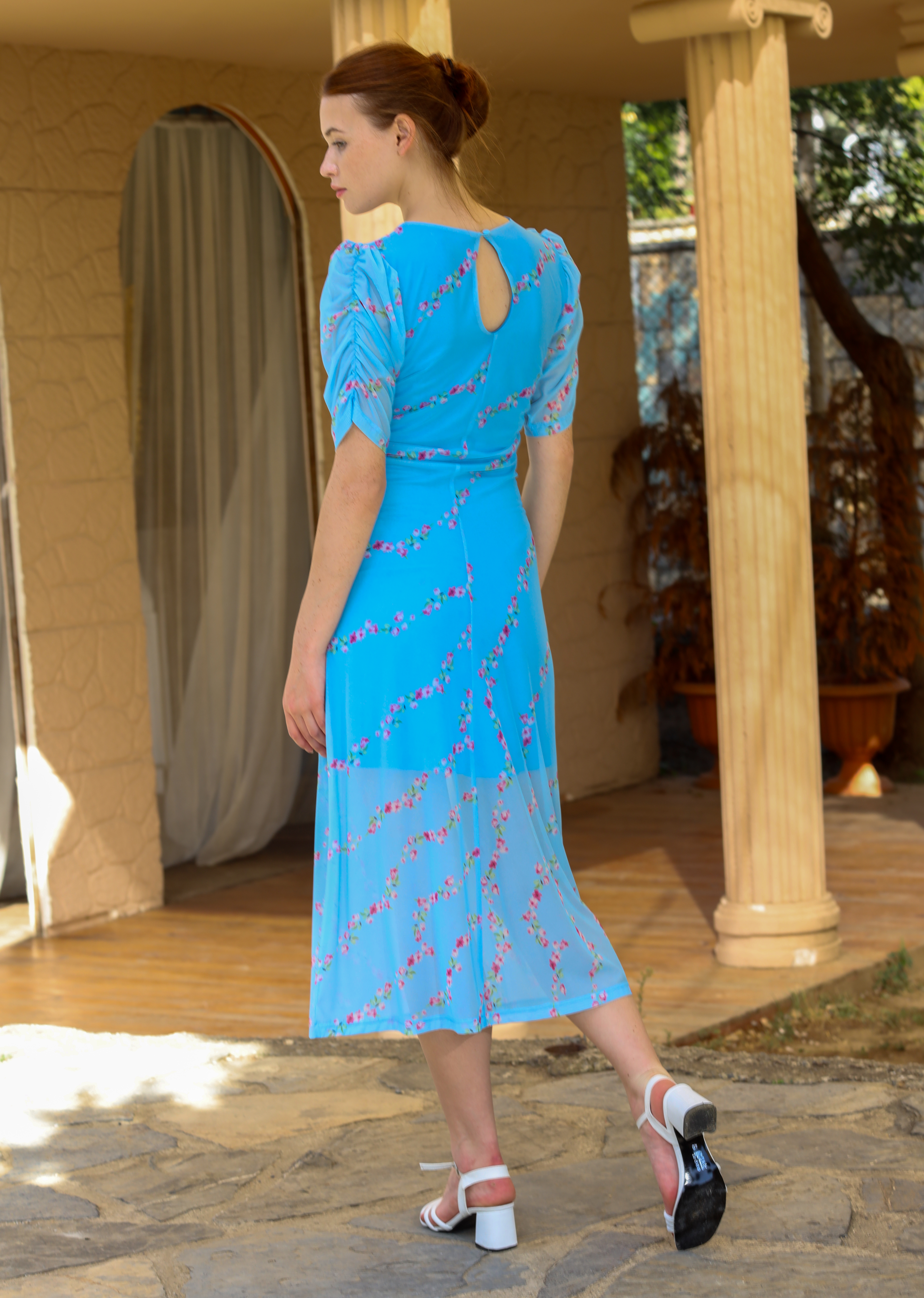 Kadın V-Yaka Midi Elbise