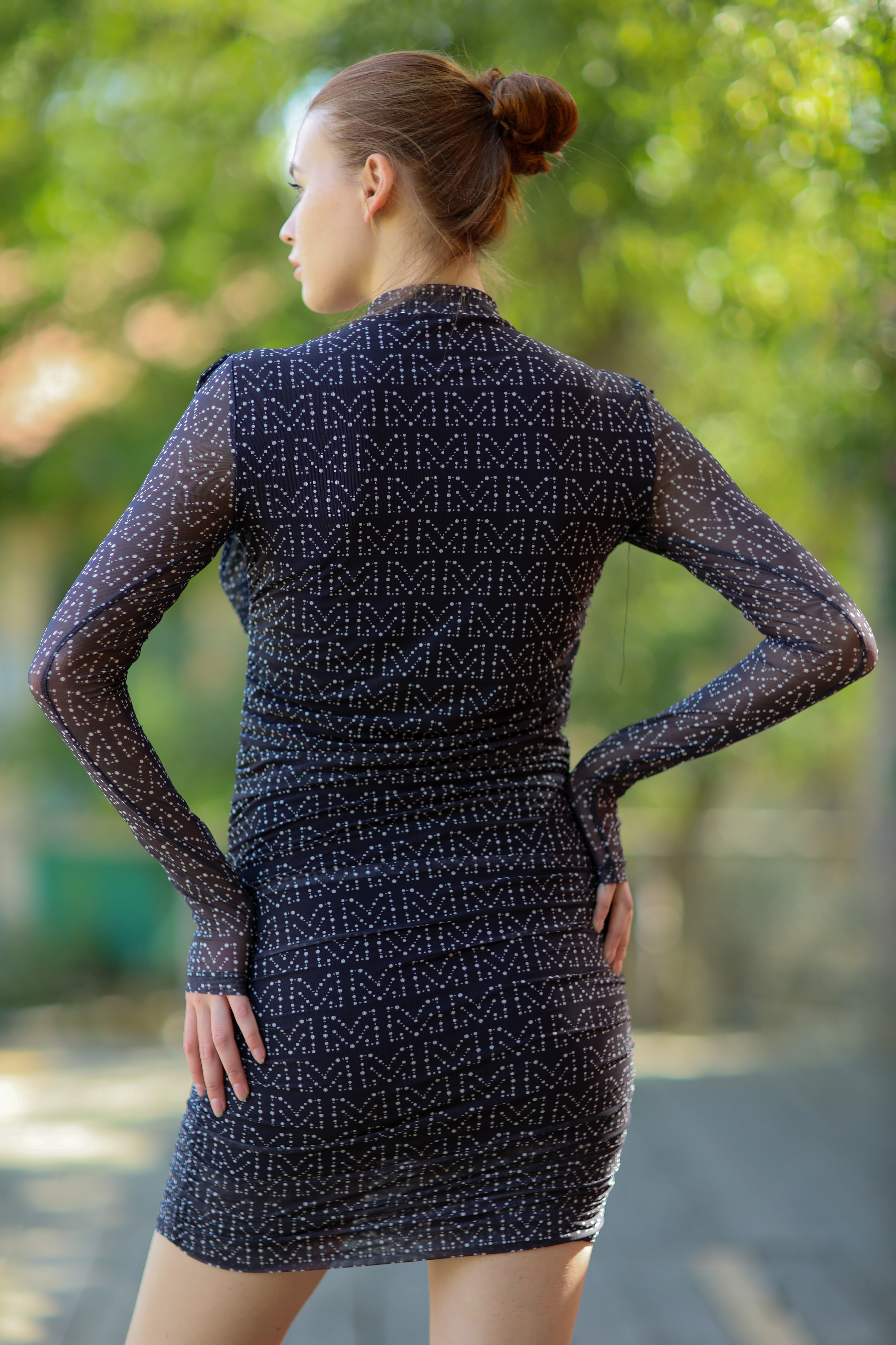 Kadın Uzun Kollu Yüksek Yakalı Mini Elbise