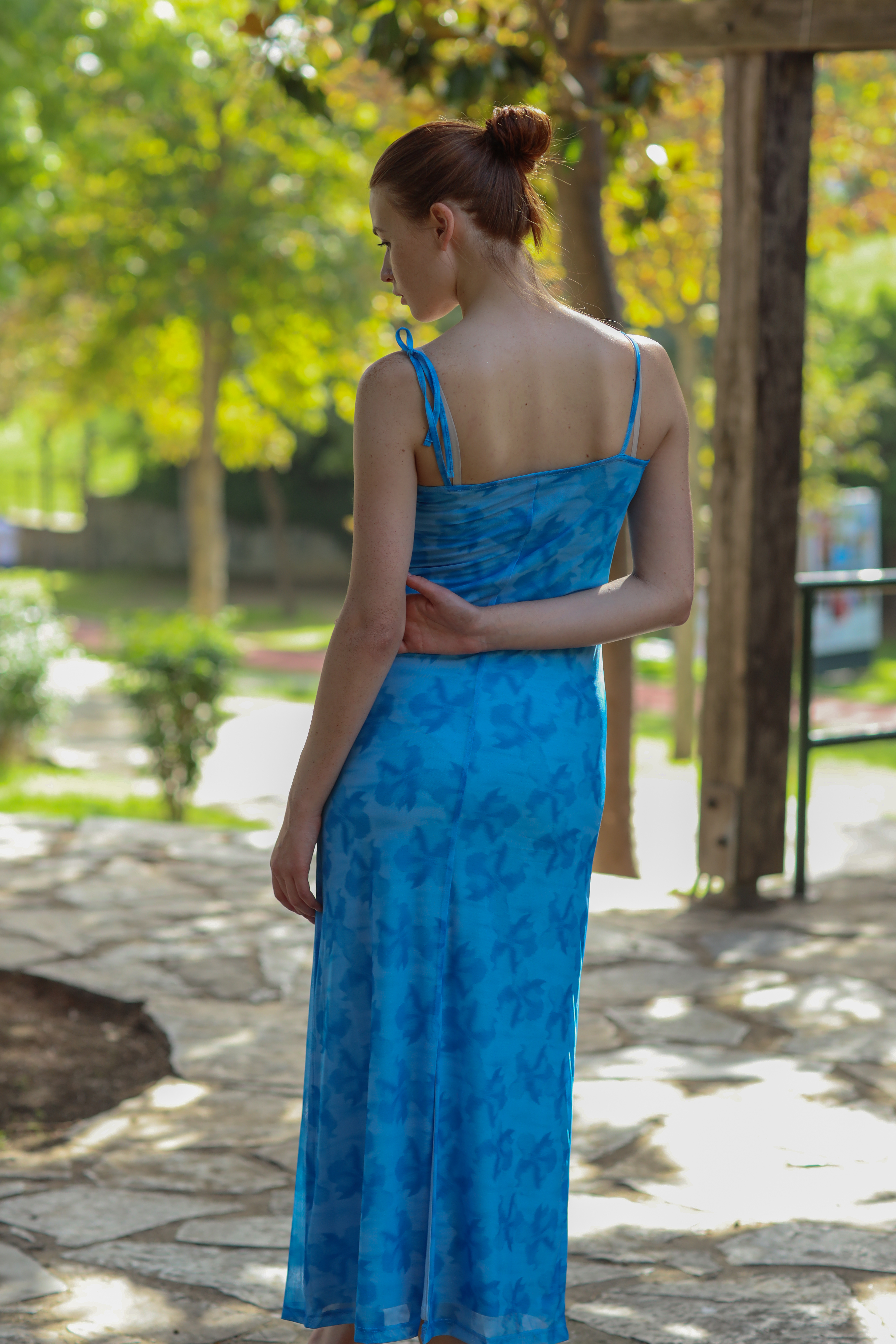 Kadın Kolsuz Spagetti Askılı Midi Elbise